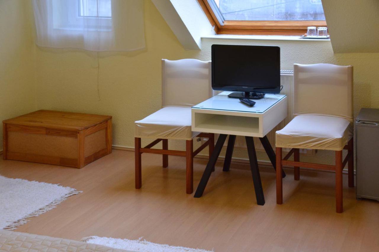 Afrodite Apartmanhaz Эгер Экстерьер фото